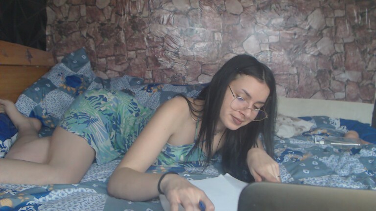 SELYINA's Streamate show and profile