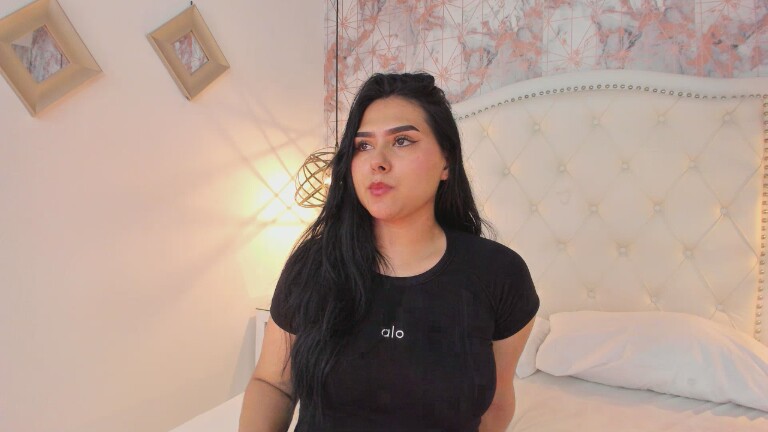 SaharaLyn's Streamate show and profile