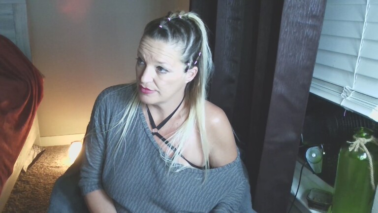 CaliStar23's Streamate show and profile