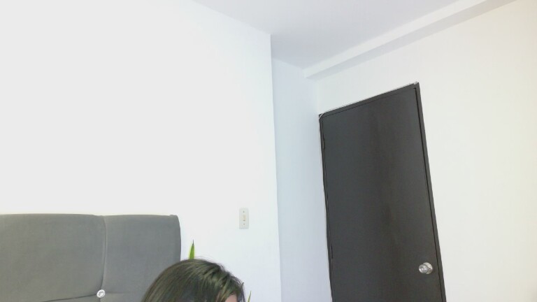 ema_foxyy's Streamate show and profile