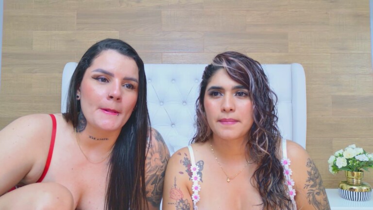 MaraAndSaray's Streamate show and profile