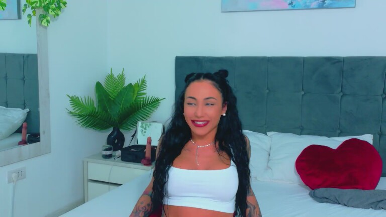 Hazzell's Streamate show and profile