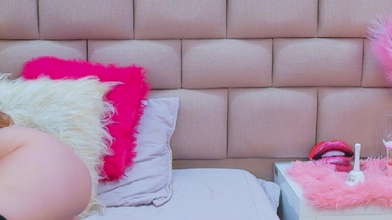 EstefaniaHansen's Streamate show and profile