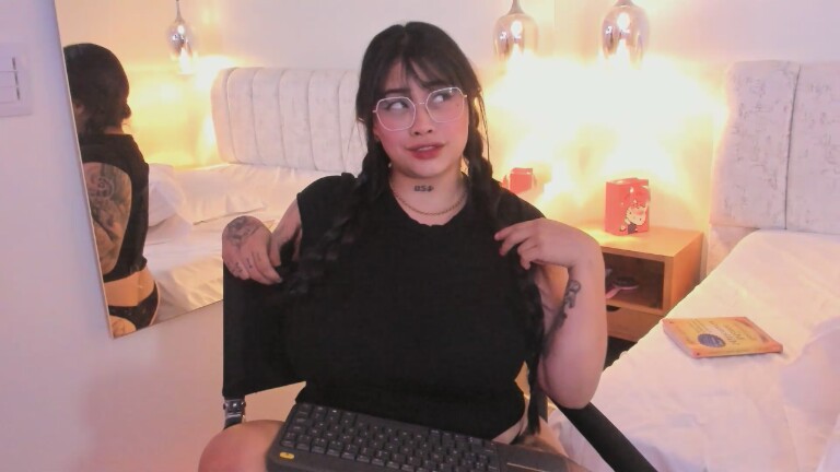 Tara_Moon's Streamate show and profile