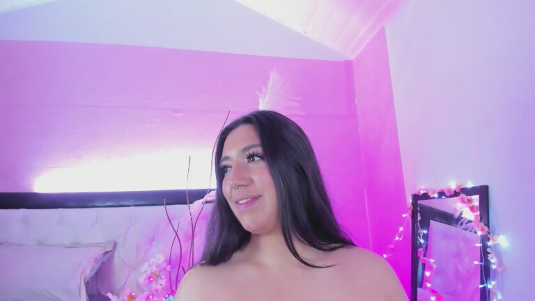 EmilyRoussee_s's Streamate show and profile