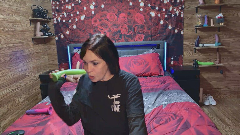 thesexymilf22's Streamate show and profile