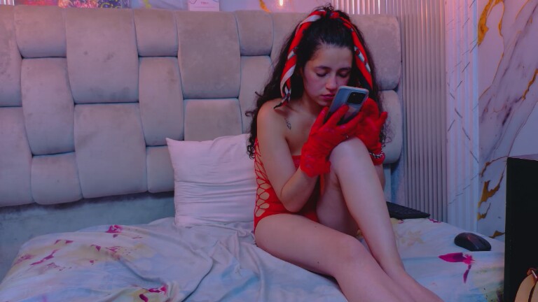 Sofia_Faces's Streamate show and profile