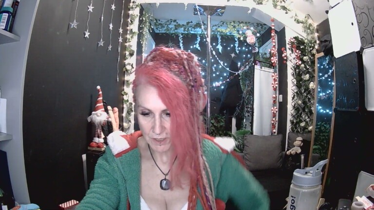 SkySparks's Streamate show and profile