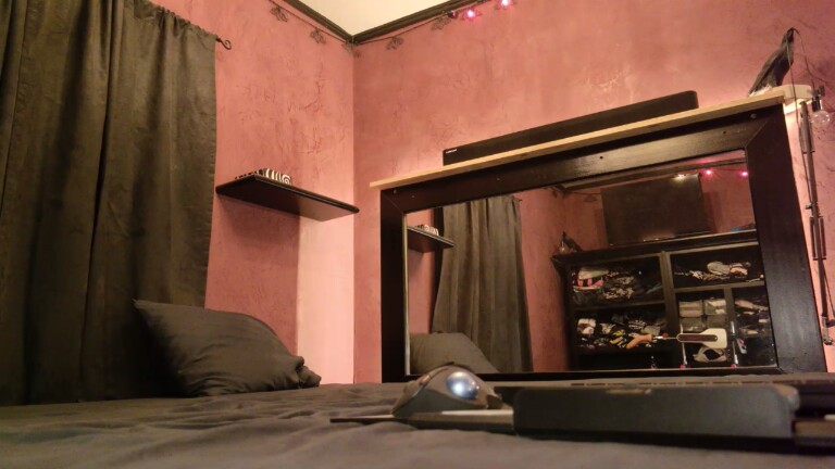 gothgirl_astrid's Streamate show and profile