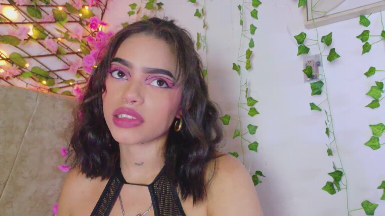 Lara_Gil21's Streamate show and profile