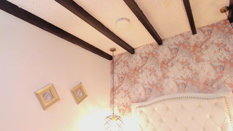 SaharaLyn's Streamate show and profile