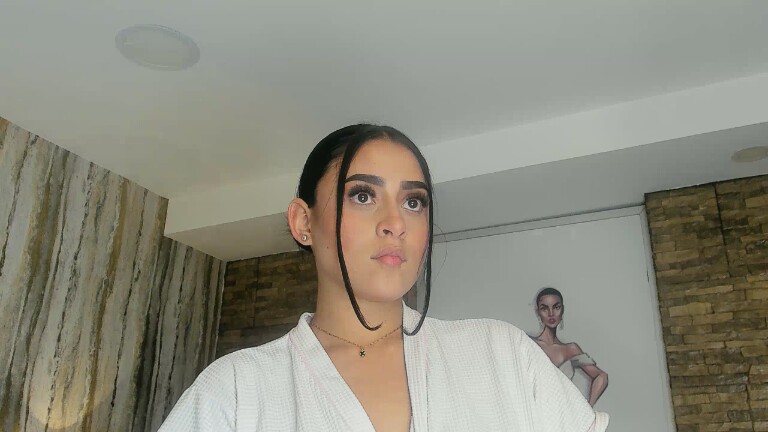 Sara_Hanniston's Streamate show and profile