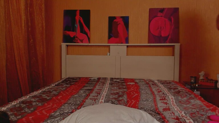 GlamNova's Streamate show and profile