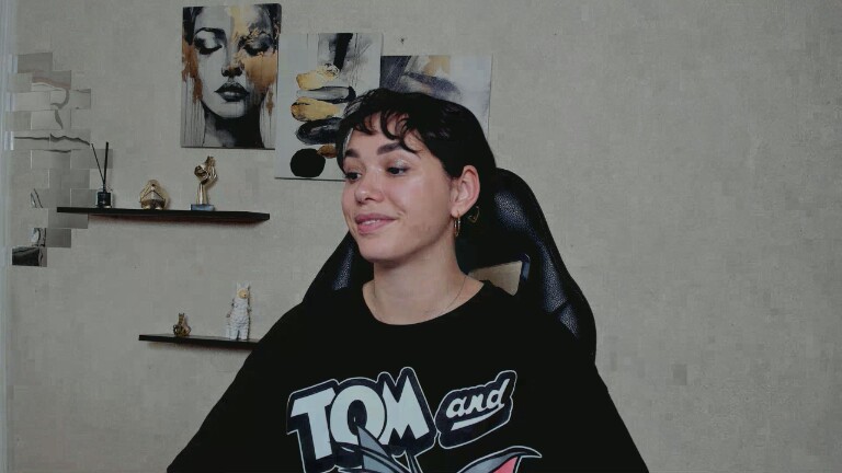 GlamNova's Streamate show and profile