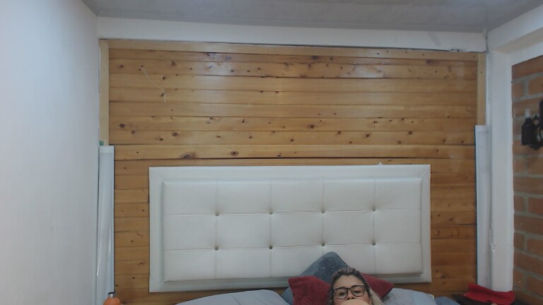 DulceHot69's Streamate show and profile