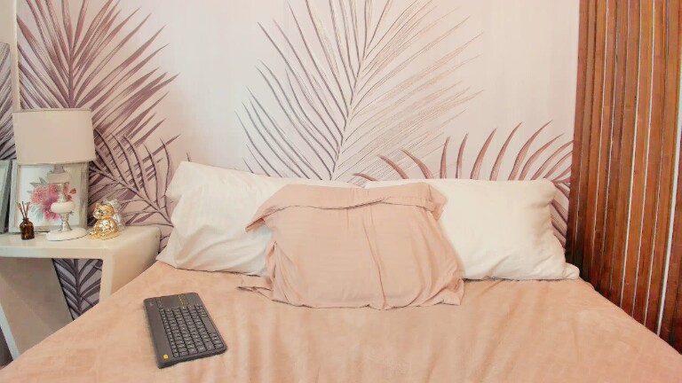 KatieVance's Streamate show and profile