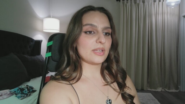 LuciaKing's Streamate show and profile