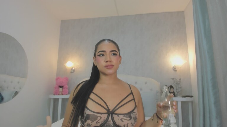 EmmilyMartinez's Streamate show and profile