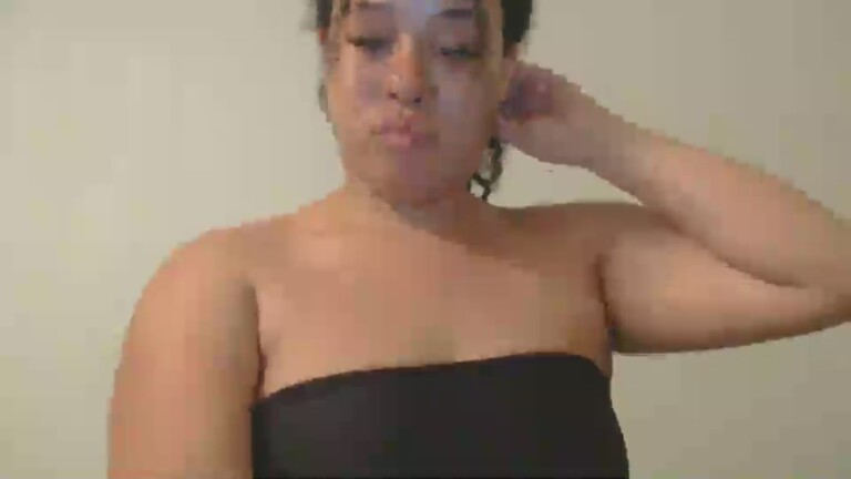 sirenyenn's Streamate show and profile