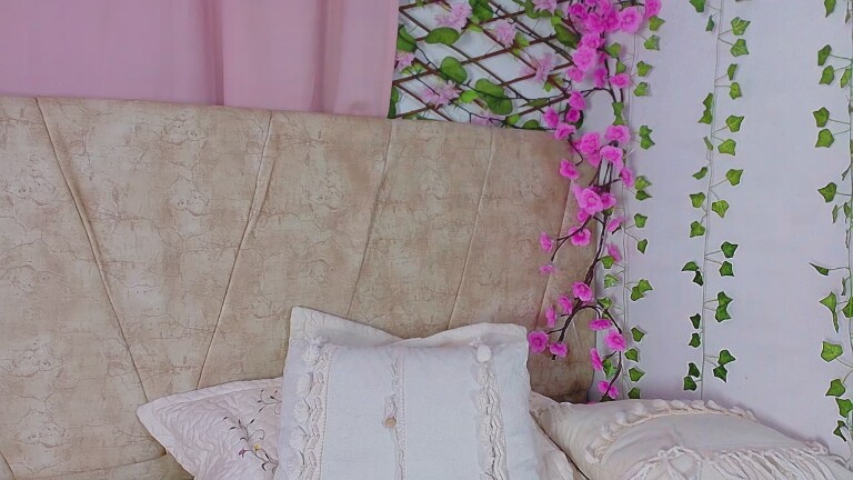 Lara_Gil21's Streamate show and profile