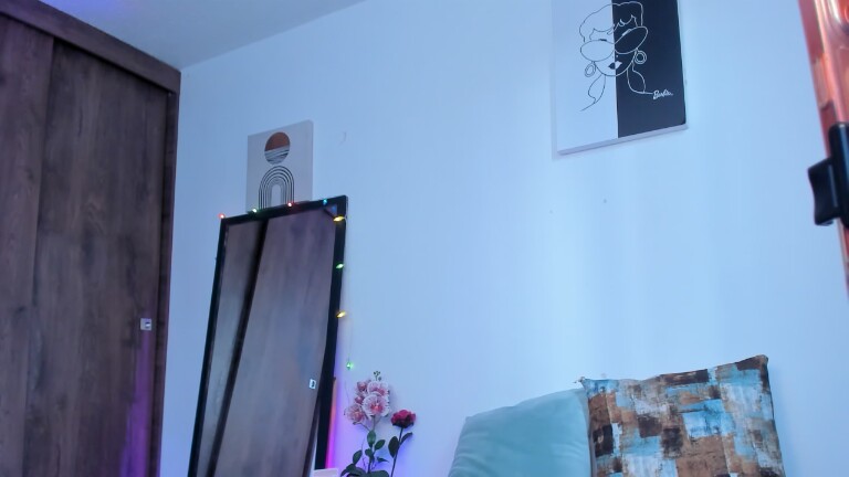 JulieRios's Streamate show and profile