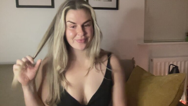 ClaraXVale's Streamate show and profile