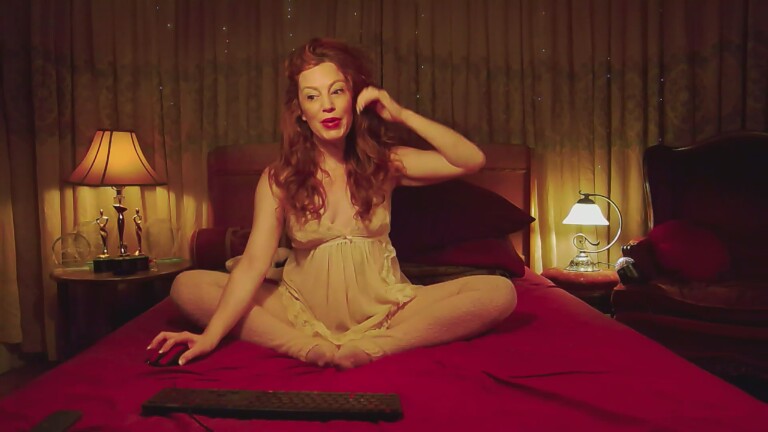 LittleRedBunny's Streamate show and profile