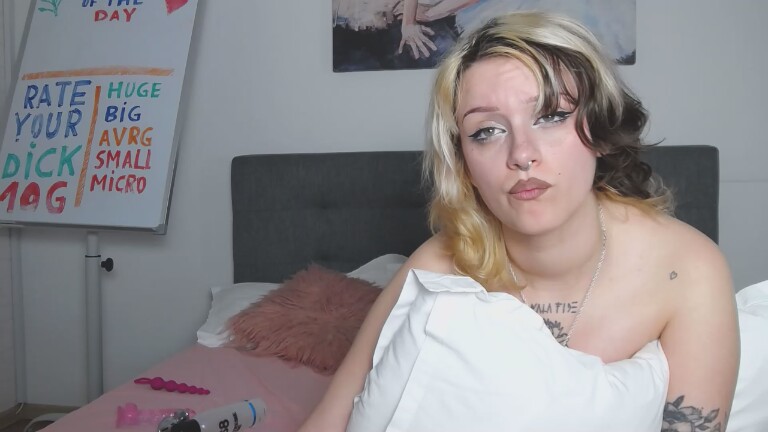 HALSEYx's Streamate show and profile