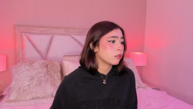 SophiaColinns's Streamate show and profile