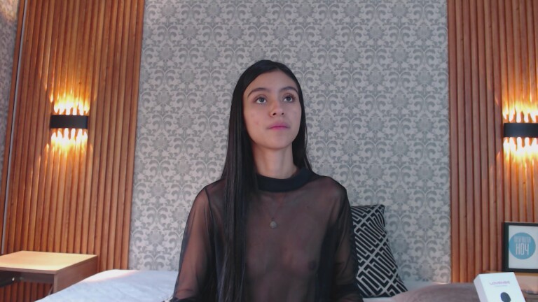 Charlotte_18's Streamate show and profile