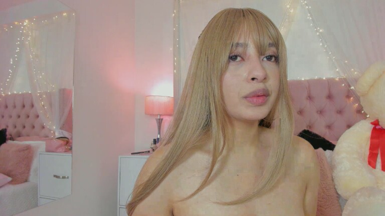 AlexandraWinterr's Streamate show and profile