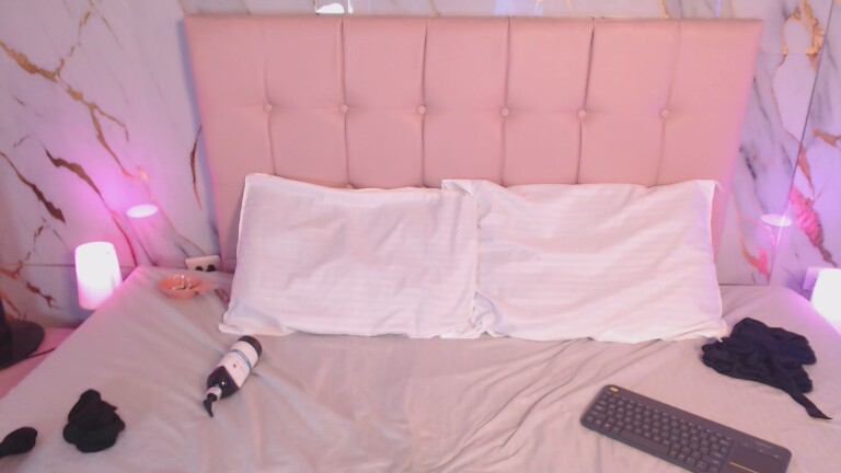 Redkytty's Streamate show and profile