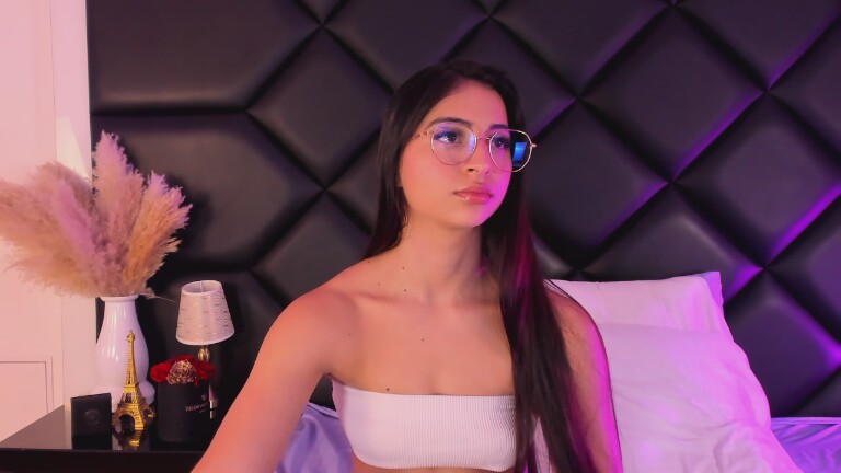 LauraFenderson's Streamate show and profile