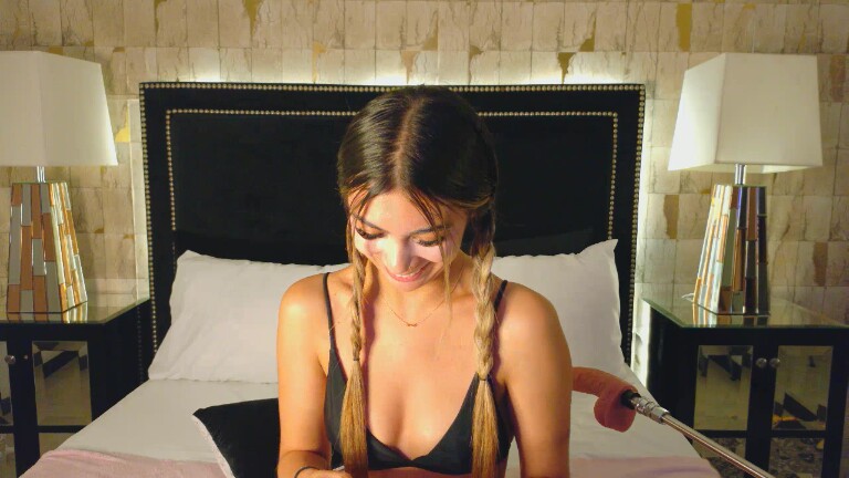 HollyLincon's Streamate show and profile