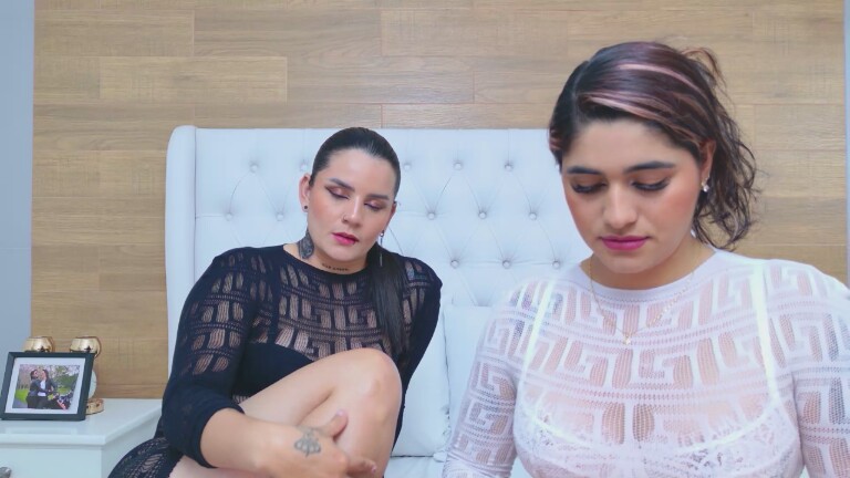 MaraAndSaray's Streamate show and profile