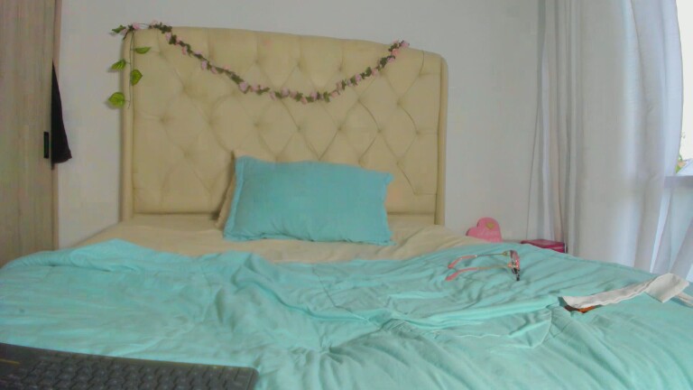 AliceKizar's Streamate show and profile