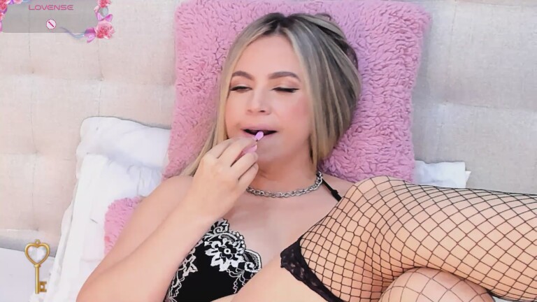 AlaiaConnors's Streamate show and profile