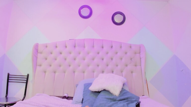 BritneiiCollins's Streamate show and profile