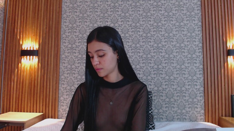 Charlotte_18's Streamate show and profile