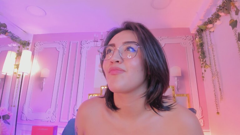 NaraSuarez's Streamate show and profile