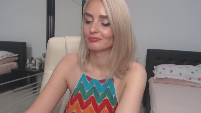 xMEDEEA's Streamate show and profile