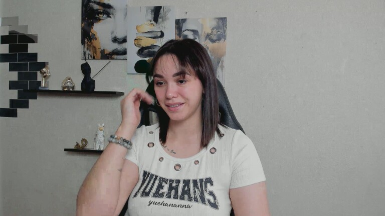 GlamNova's Streamate show and profile