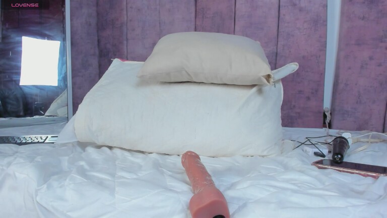 Anniitaa's Streamate show and profile