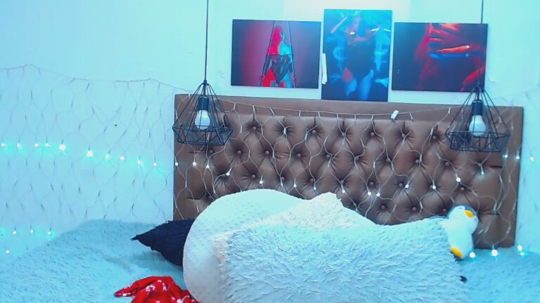 AngelicaRed021's Streamate show and profile