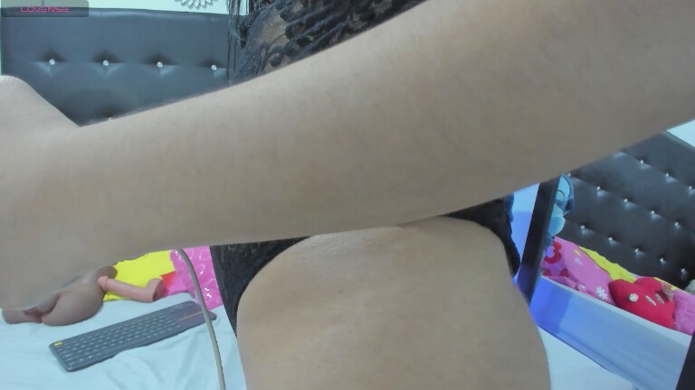 SarahLowe's Streamate show and profile